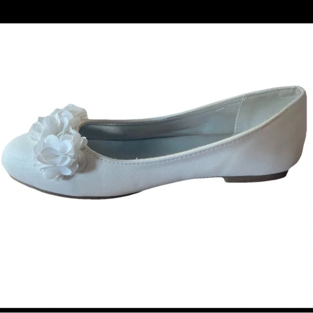 Kenneth Cole Reaction Girls Size 1 Vote White Flower Girl Wedding Ballet Flats